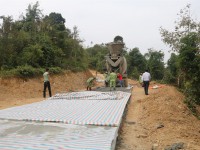Huyện Trùng Khánh đầu tư bê tông hóa đường vào xóm Bản Thay, xã Chí Viễn.