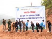 Lãnh đạo tỉnh cùng đoàn viên thanh niên khởi công xây dựng Nhà văn hóa xóm Bản Phuồng, xã Khánh Xuân (Bảo Lạc).